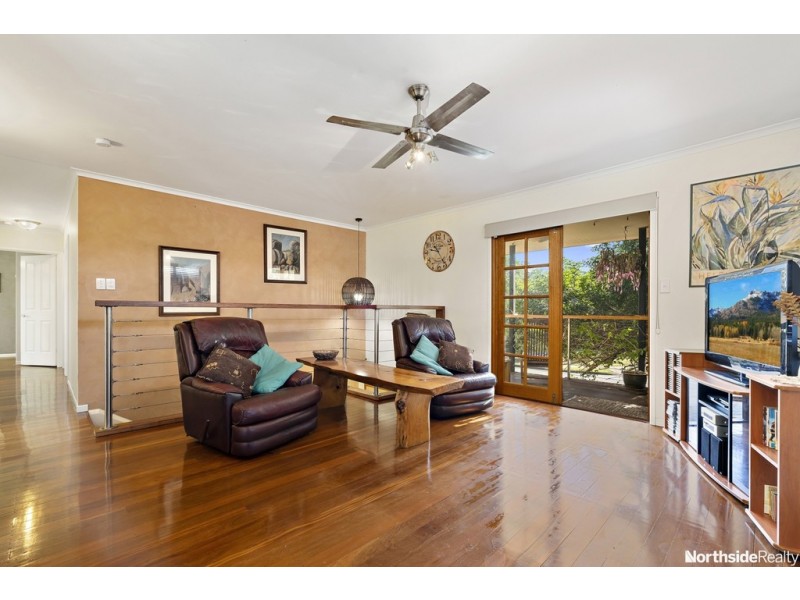 9 Crescent Ct, Albany Creek QLD 4035