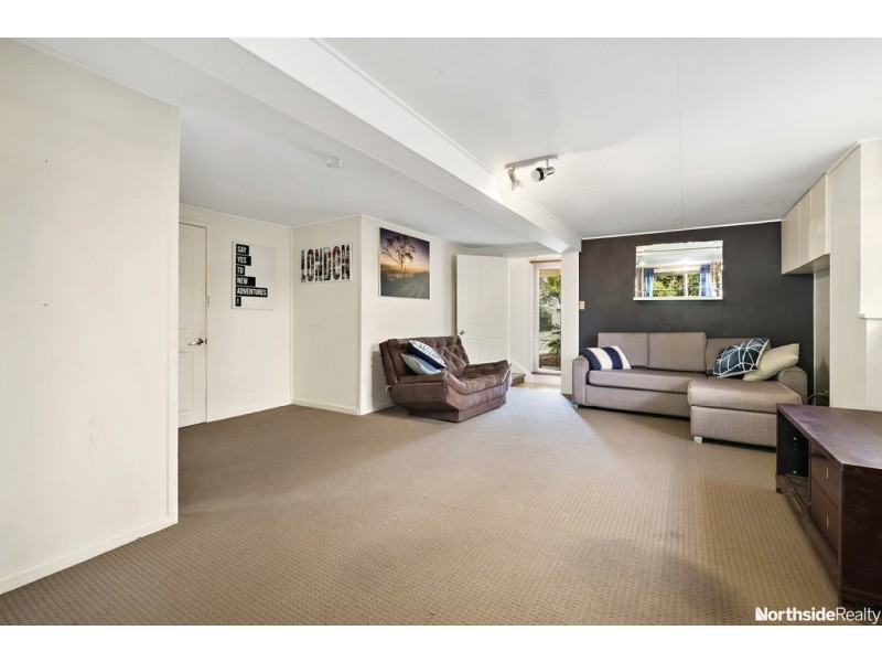 9 Crescent Ct, Albany Creek QLD 4035