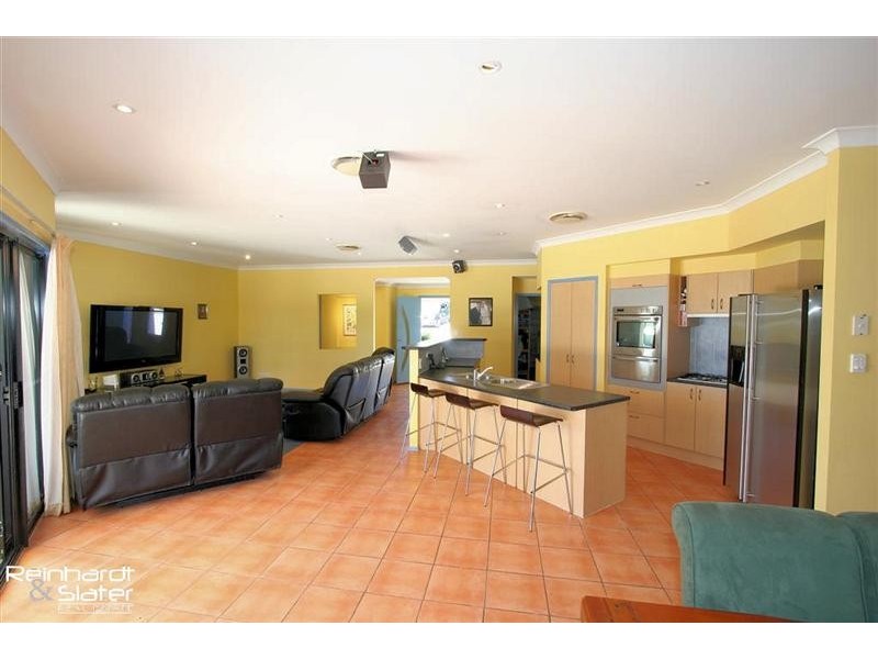 29 Hunter Cct, Petrie QLD 4502