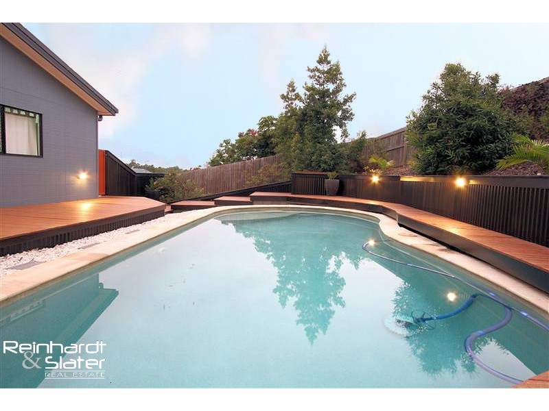 5 Glendore Ct, Eatons Hill QLD 4037