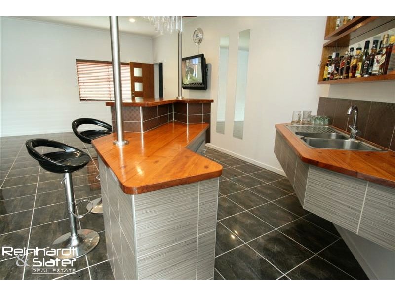 5 Glendore Ct, Eatons Hill QLD 4037
