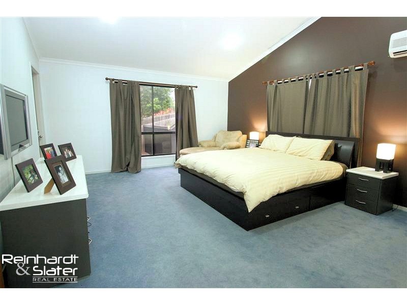 5 Glendore Ct, Eatons Hill QLD 4037