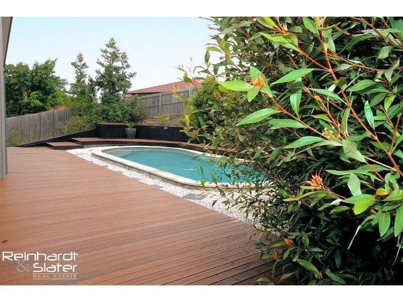 5 Glendore Ct, Eatons Hill QLD 4037