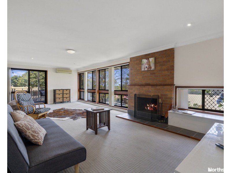 9 Janus Ct, Eatons Hill QLD 4037