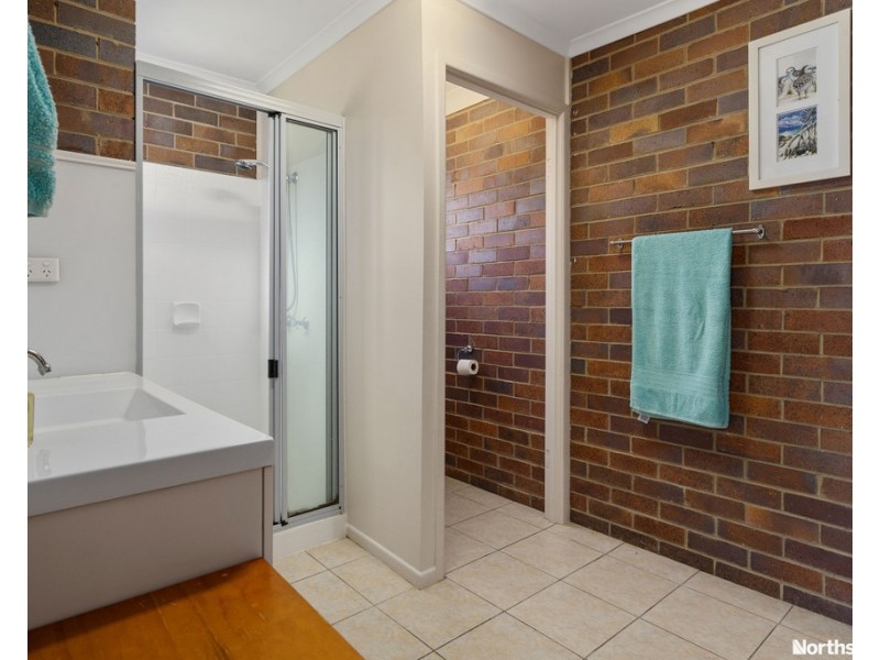 9 Janus Ct, Eatons Hill QLD 4037