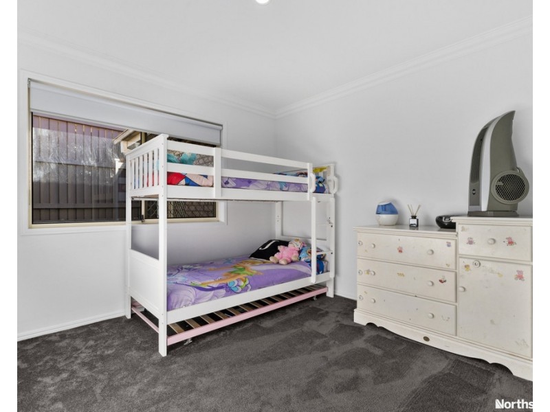 5 Faraday Ct, Kallangur QLD 4503