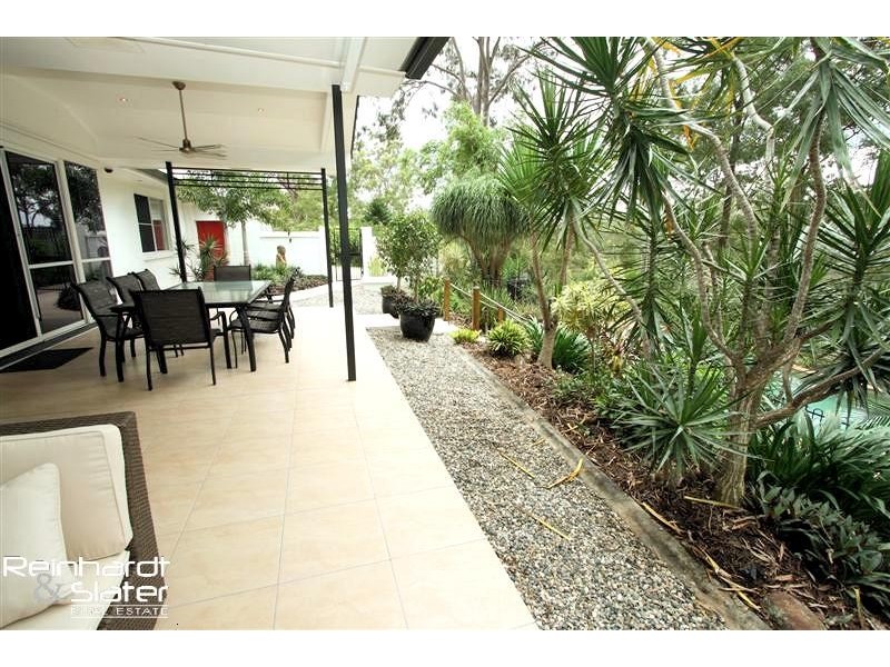 3 Eden Dr, Eatons Hill QLD 4037