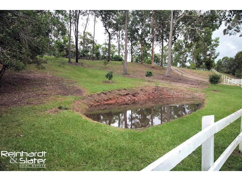 3 Eden Dr, Eatons Hill QLD 4037