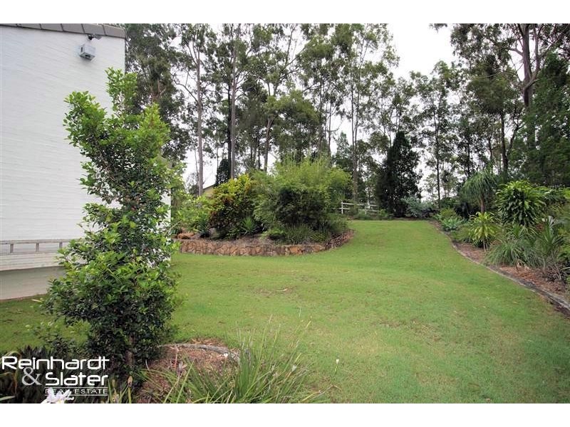 3 Eden Dr, Eatons Hill QLD 4037