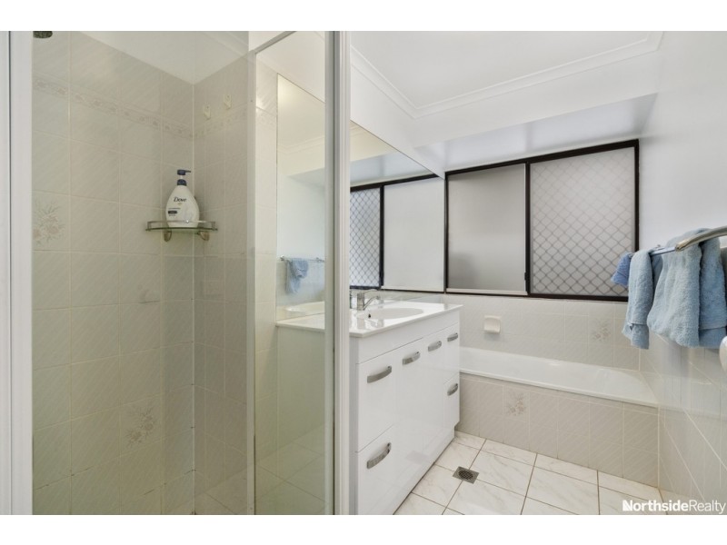 27 Daniel Street, Albany Creek QLD 4035