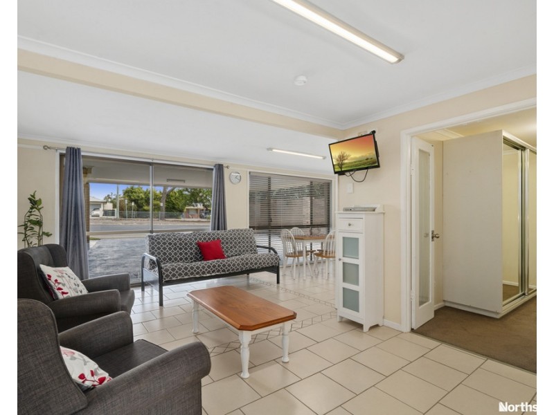 665 Albany Creek Rd, Albany Creek QLD 4035