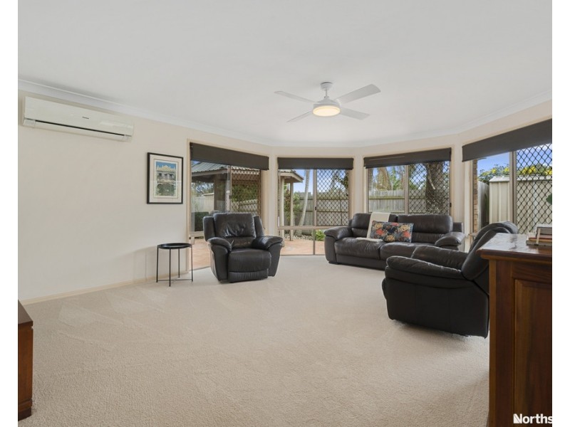 17 Yellowjack Cres, Albany Creek QLD 4035