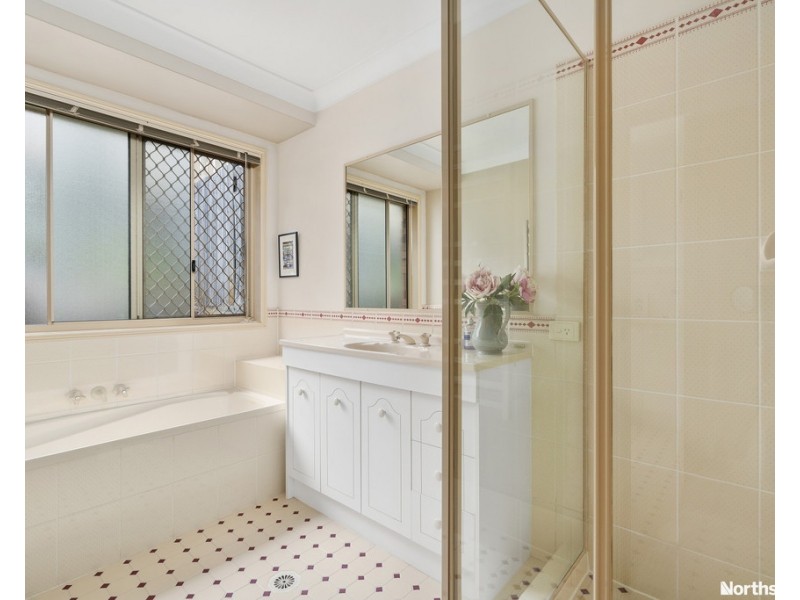 17 Yellowjack Cres, Albany Creek QLD 4035