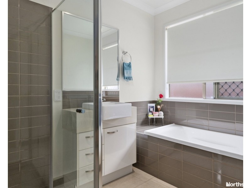 7 Gibraltar Ct, Fitzgibbon QLD 4018