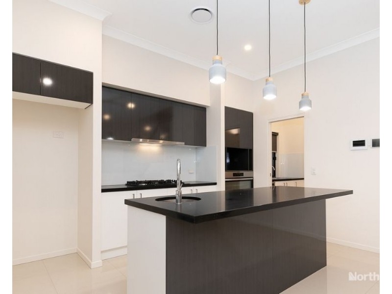 7a Willow St, Albany Creek QLD 4035