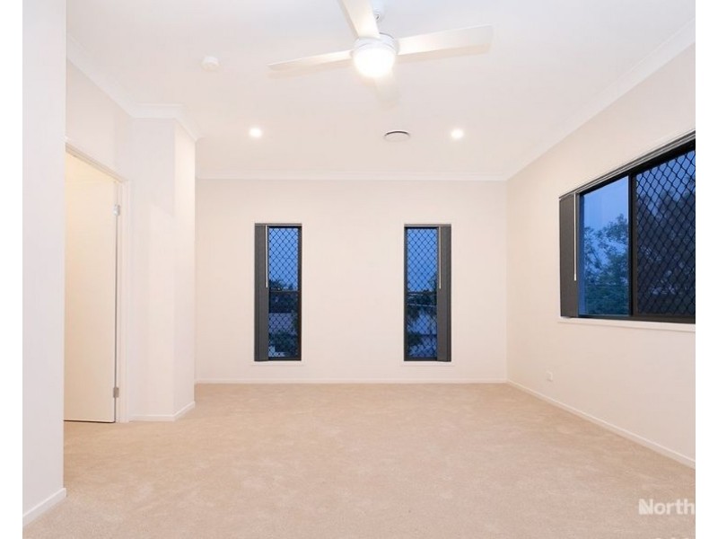 7a Willow St, Albany Creek QLD 4035