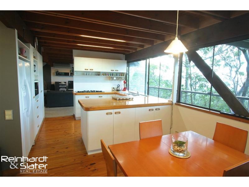 1088 Mt Nebo Rd, Jollys Lookout QLD 4520