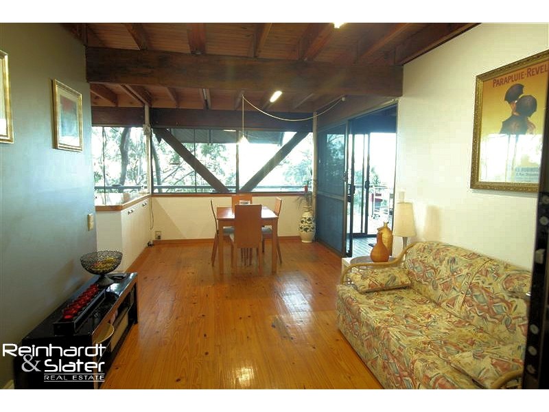 1088 Mt Nebo Rd, Jollys Lookout QLD 4520