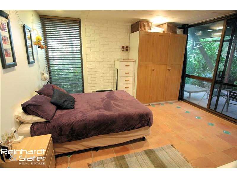 1088 Mt Nebo Rd, Jollys Lookout QLD 4520