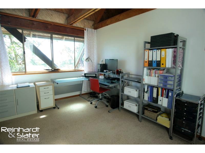 1088 Mt Nebo Rd, Jollys Lookout QLD 4520