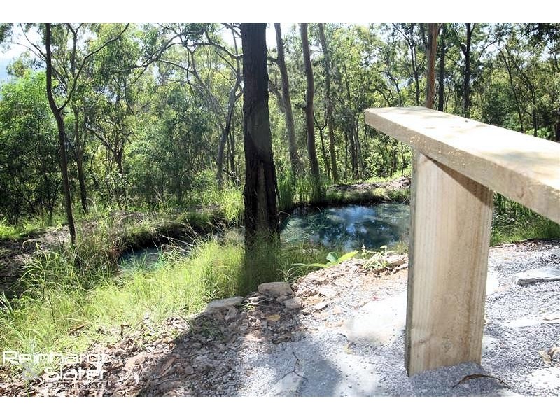 1088 Mt Nebo Rd, Jollys Lookout QLD 4520