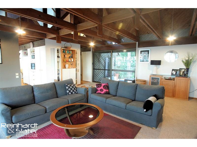 1088 Mt Nebo Rd, Jollys Lookout, Samford QLD 4520