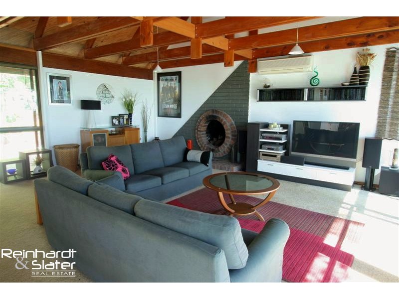 1088 Mt Nebo Rd, Jollys Lookout, Samford QLD 4520