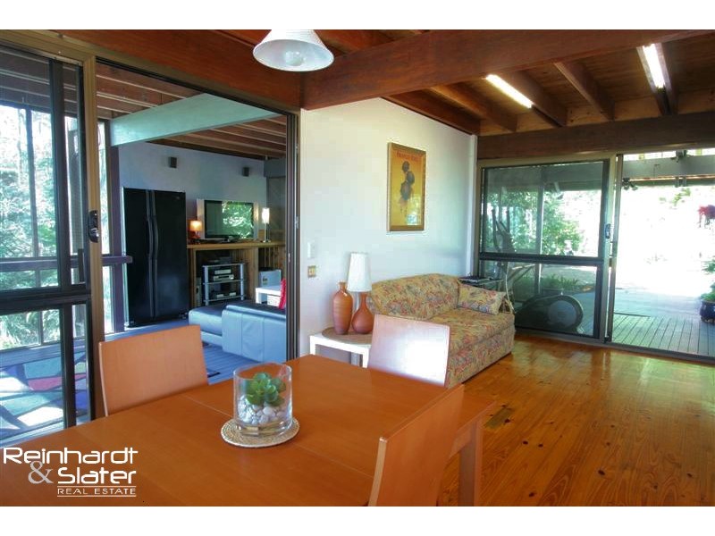 1088 Mt Nebo Rd, Jollys Lookout, Samford QLD 4520