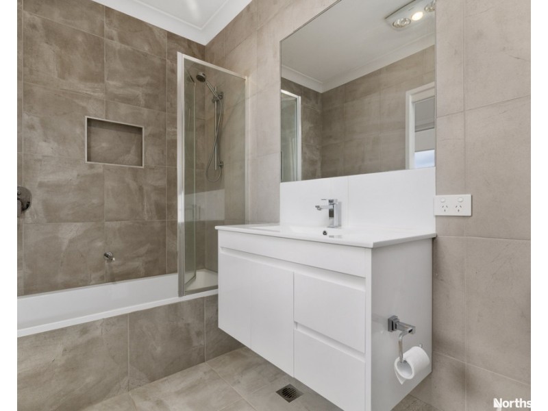 8/5 Pine Valley Dve, Joyner QLD 4500