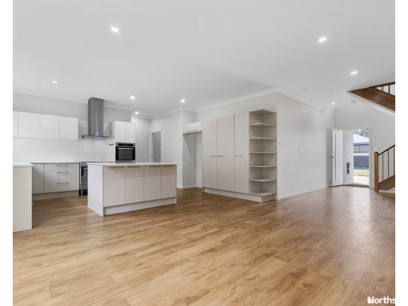 8/5 Pine Valley Dve, Joyner QLD 4500