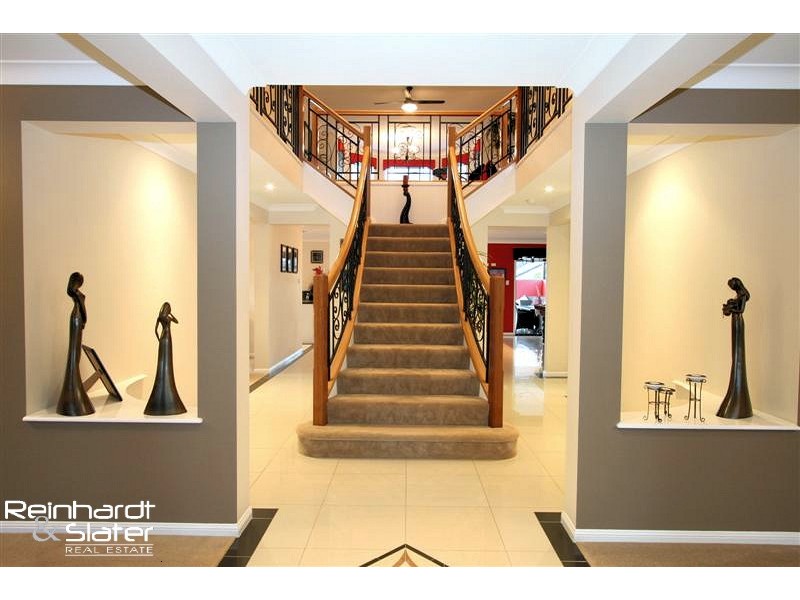 10 Bayberry Cr, Warner QLD 4500