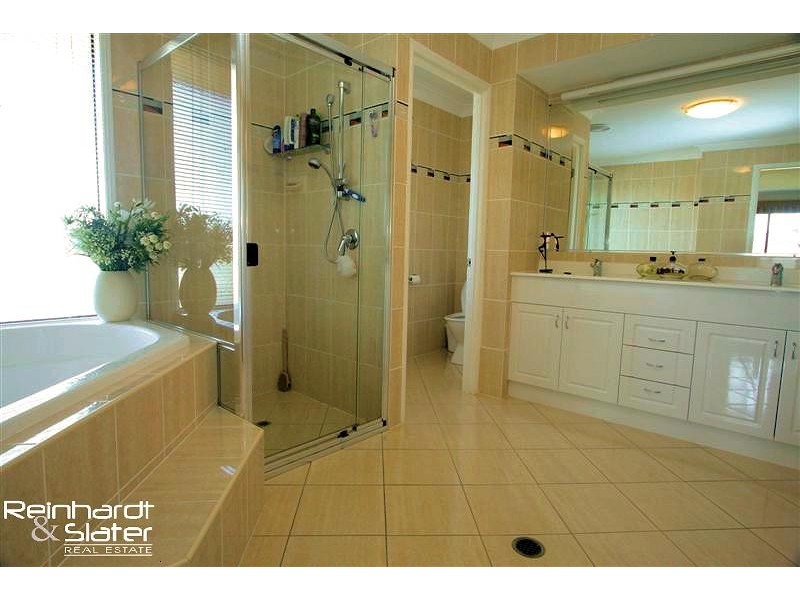 10 Bayberry Cr, Warner QLD 4500