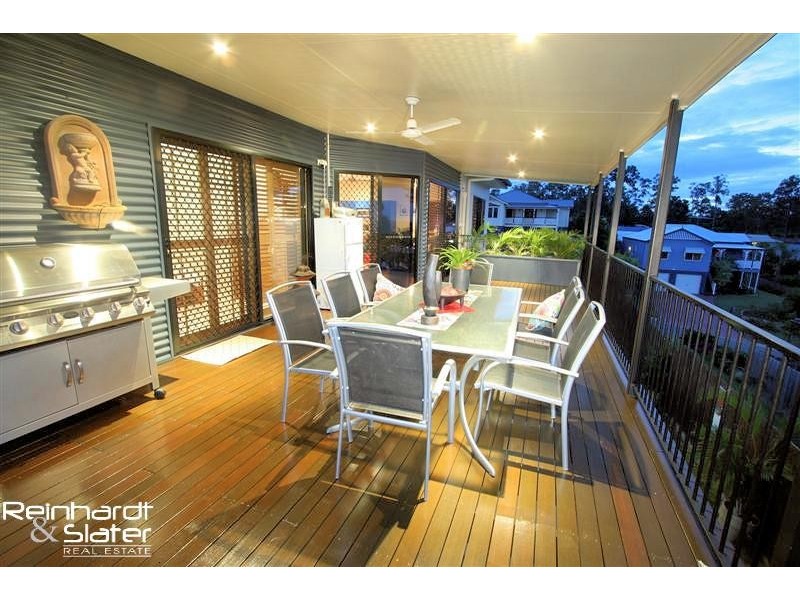 18 Rothschild St, Eatons Hill QLD 4037