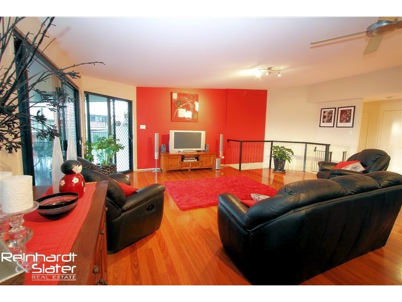 18 Rothschild St, Eatons Hill QLD 4037