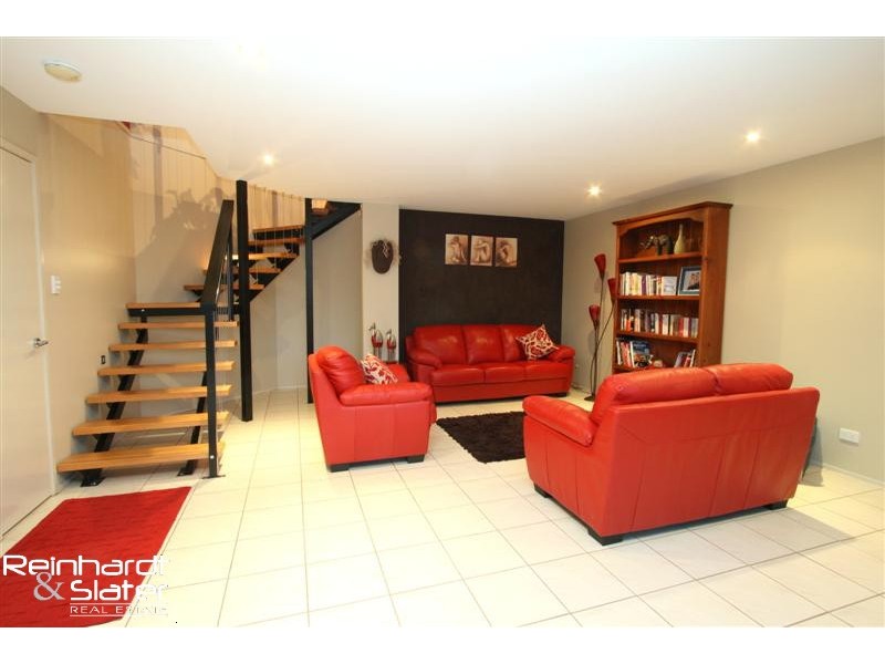 18 Rothschild St, Eatons Hill QLD 4037