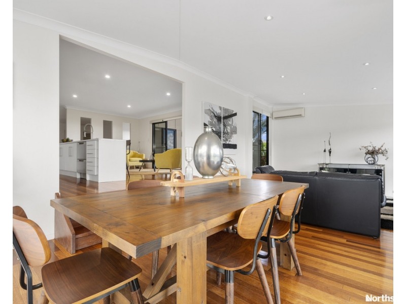 14 Roundelay Ct, Eatons Hill QLD 4037