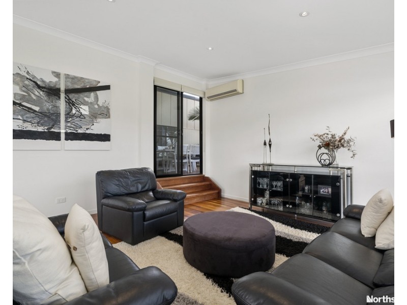 14 Roundelay Ct, Eatons Hill QLD 4037