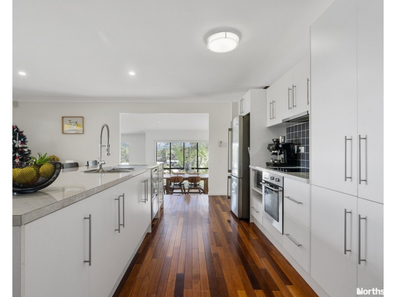 14 Roundelay Ct, Eatons Hill QLD 4037