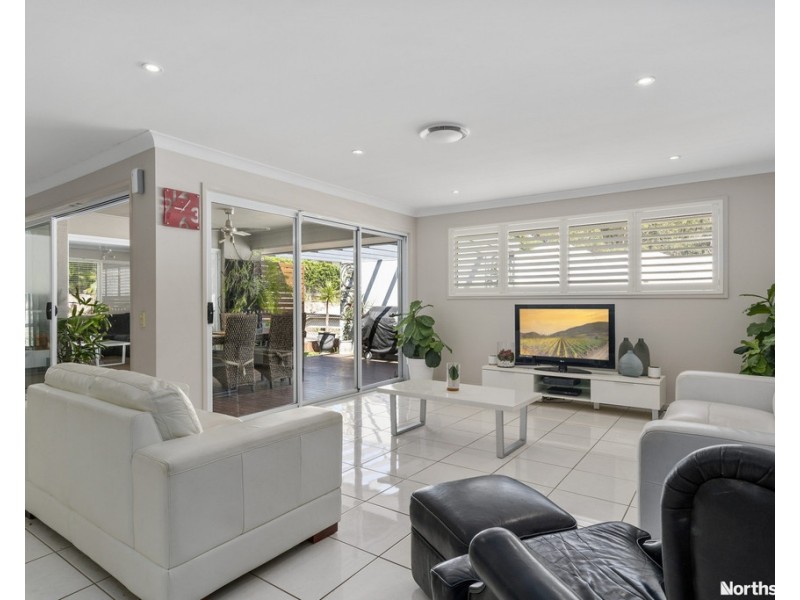 4 Georges Ct, Everton Hills QLD 4053