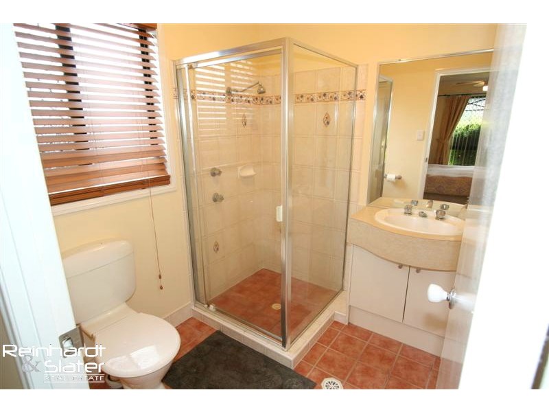 5 Rothschild St, Eatons Hill QLD 4037