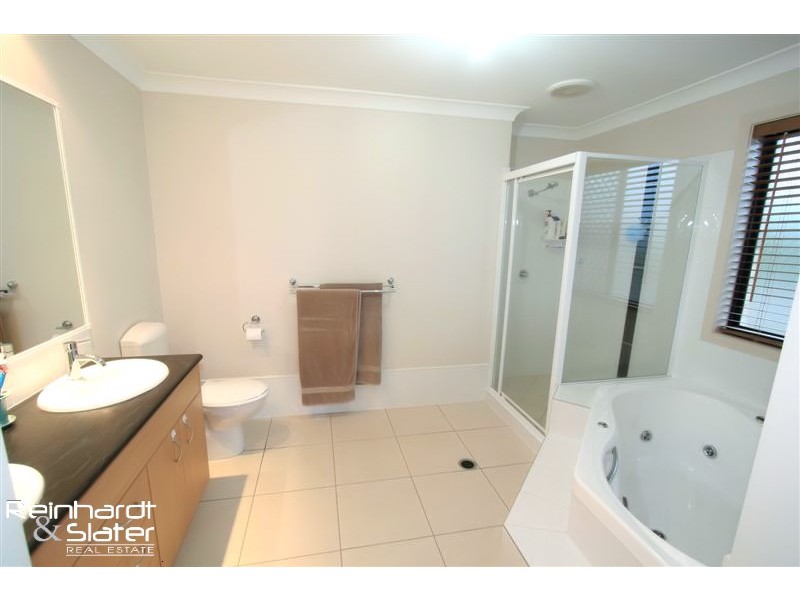 33 Bayberry Cr, Warner QLD 4500
