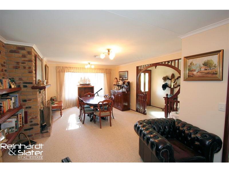 34 Hidden Valley Dr, Eatons Hill QLD 4037