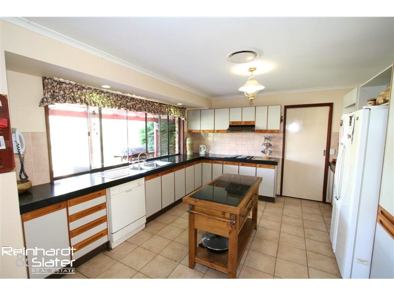 34 Hidden Valley Dr, Eatons Hill QLD 4037