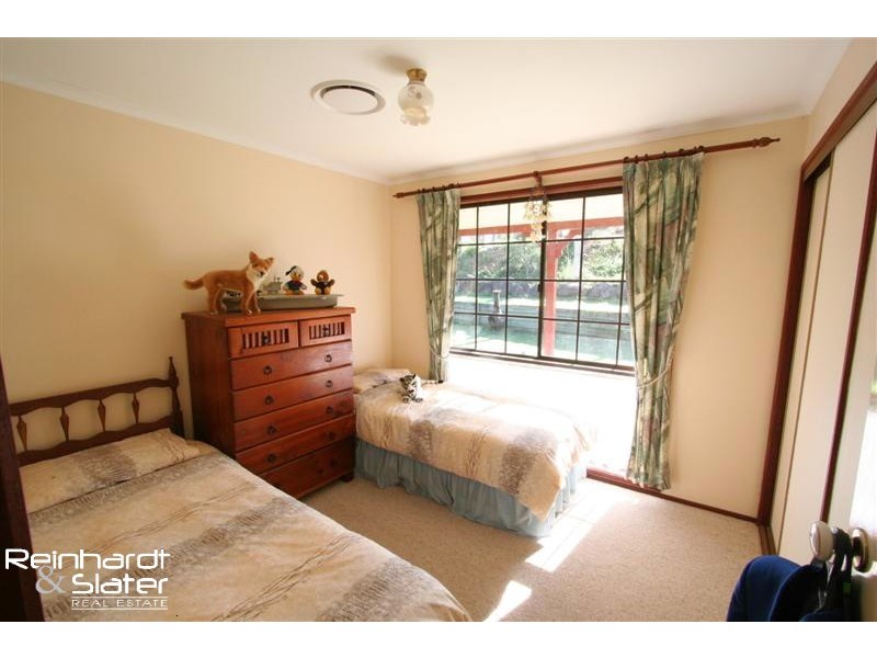 34 Hidden Valley Dr, Eatons Hill QLD 4037