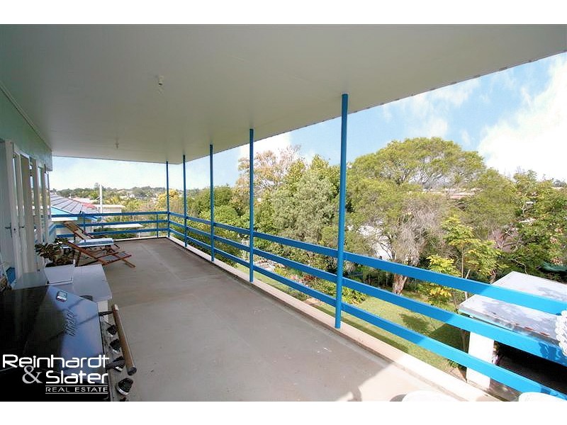 17 Yanderra Ave, Arana Hills QLD 4054