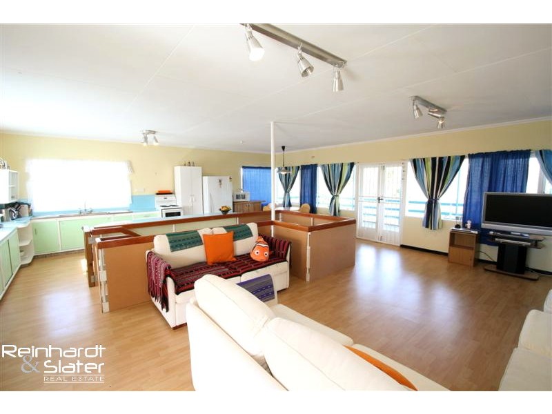 17 Yanderra Ave, Arana Hills QLD 4054