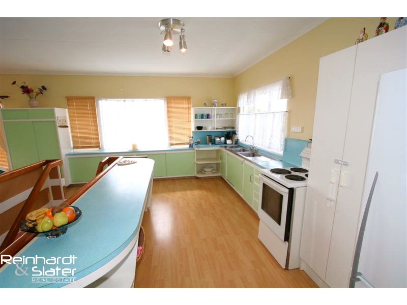 17 Yanderra Ave, Arana Hills QLD 4054