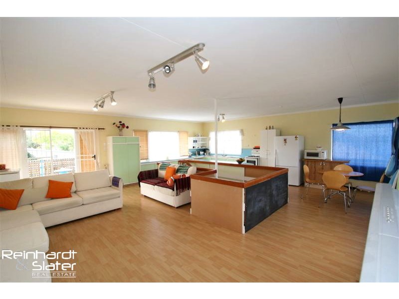 17 Yanderra Ave, Arana Hills QLD 4054