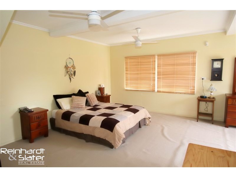 17 Yanderra Ave, Arana Hills QLD 4054