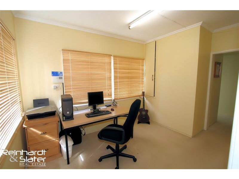 17 Yanderra Ave, Arana Hills QLD 4054